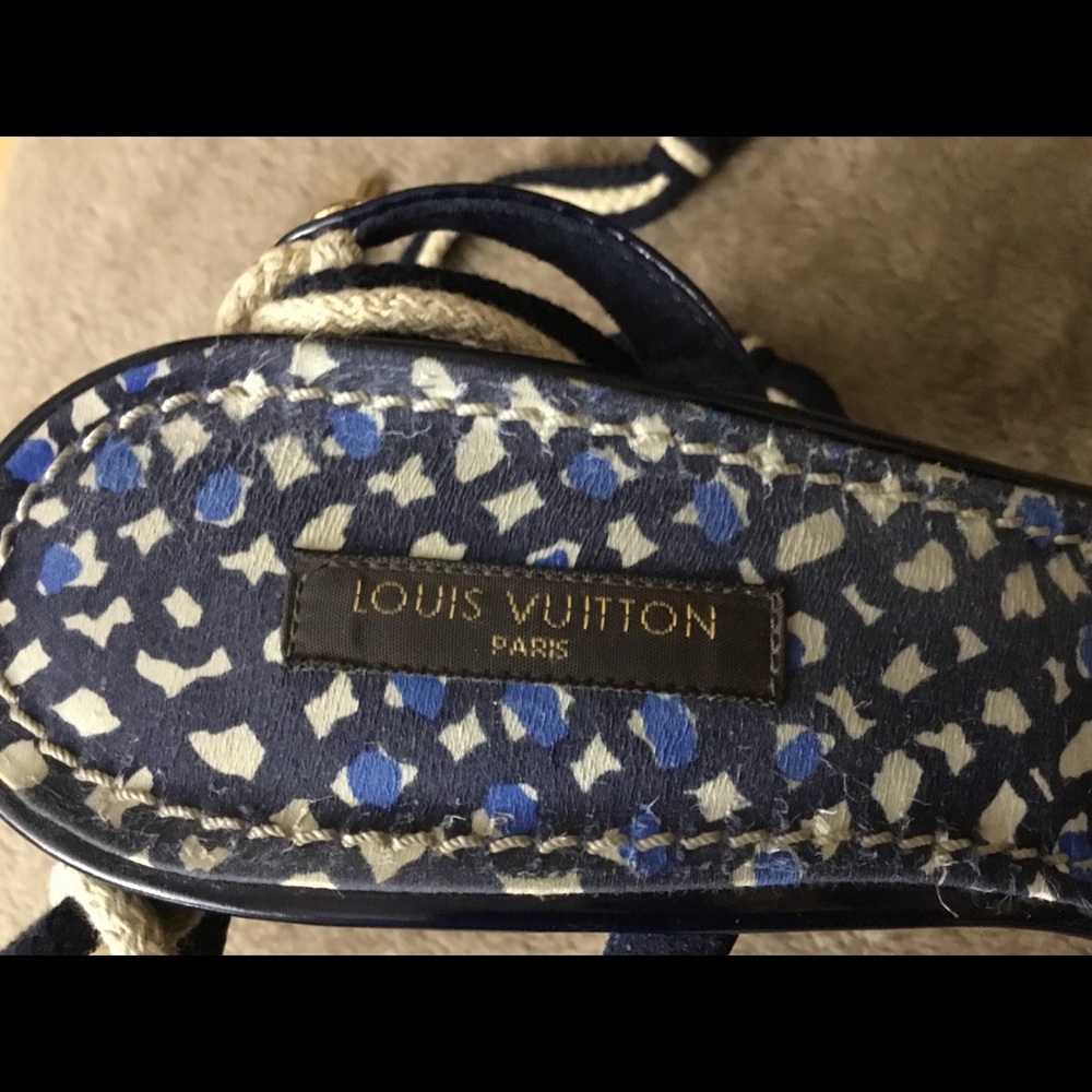 LOUIS VUITTON Heels - Picture 8 of 8